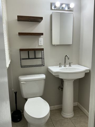 130 Turnpike Ave, Camden, TN 38320