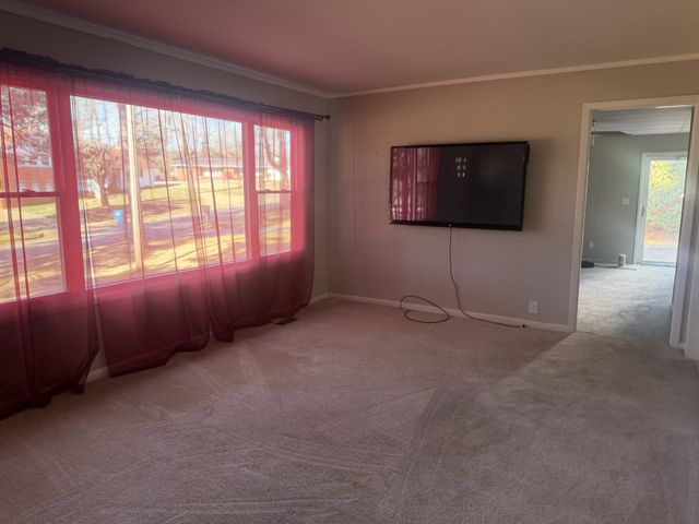 130 Turnpike Ave, Camden, TN 38320