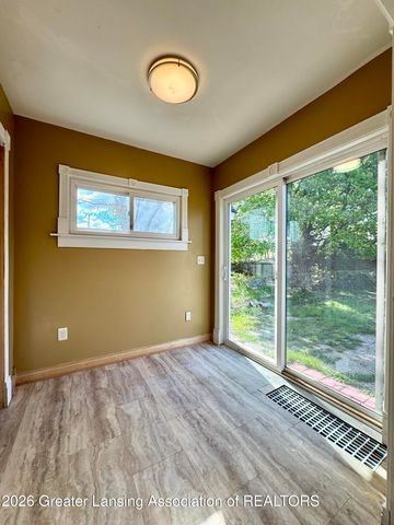 610 Woodbury Avenue, Lansing, MI 48906