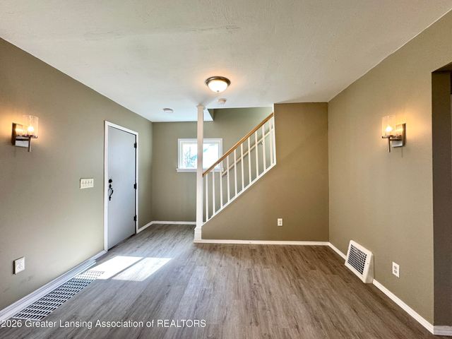 610 Woodbury Avenue, Lansing, MI 48906
