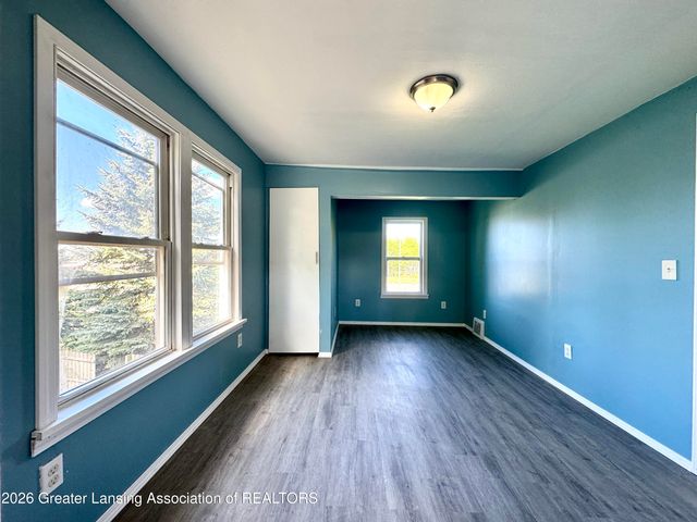 610 Woodbury Avenue, Lansing, MI 48906