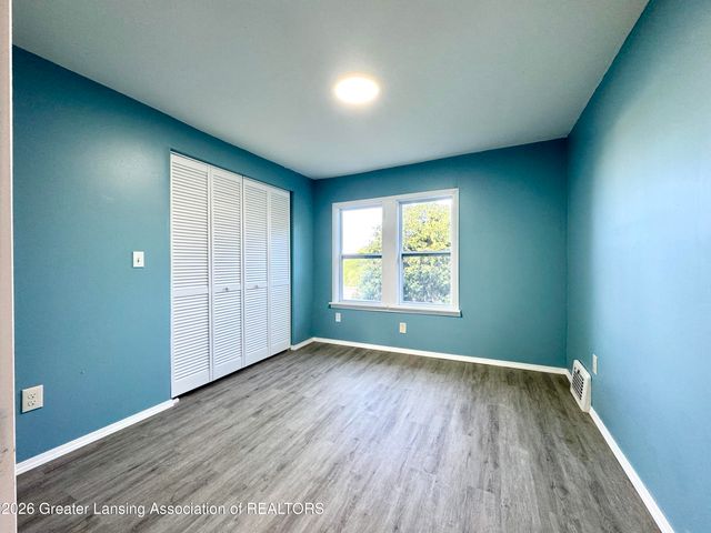 610 Woodbury Avenue, Lansing, MI 48906