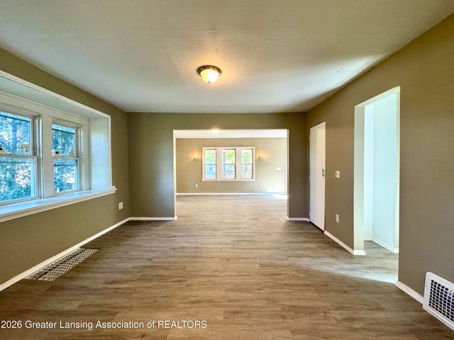 610 Woodbury Avenue, Lansing, MI 48906