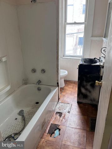 1826 APPLETON ST, Baltimore, MD 21217