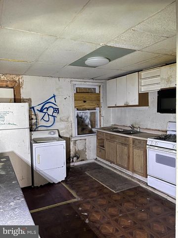 1826 APPLETON ST, Baltimore, MD 21217