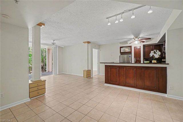 1280 Wildwood Lakes BLVD 106, Naples, FL 34104