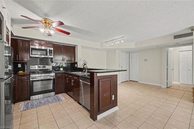 1280 Wildwood Lakes BLVD 106, Naples, FL 34104