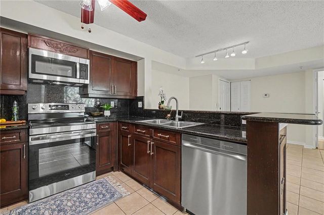 1280 Wildwood Lakes BLVD 106, Naples, FL 34104