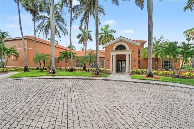 1280 Wildwood Lakes BLVD 106, Naples, FL 34104