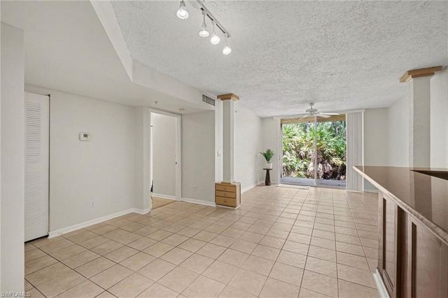 1280 Wildwood Lakes BLVD 106, Naples, FL 34104