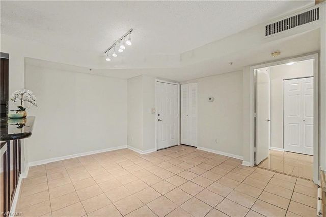 1280 Wildwood Lakes BLVD 106, Naples, FL 34104