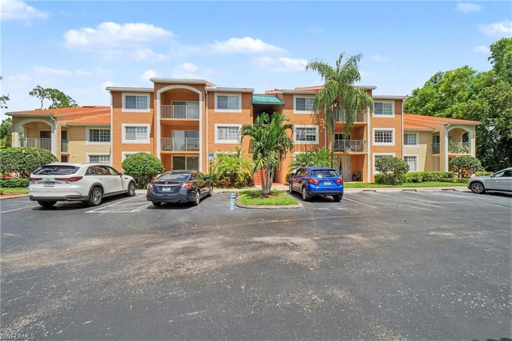 1280 Wildwood Lakes BLVD 106, Naples, FL 34104