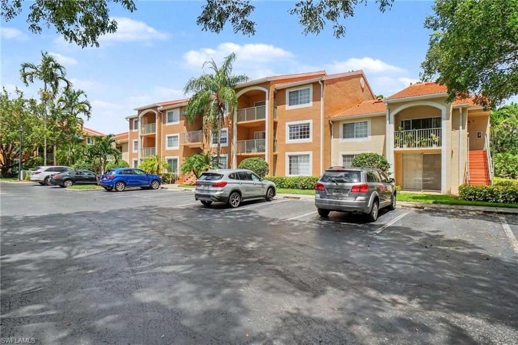 1280 Wildwood Lakes BLVD 106, NAPLES, FL 34104 — photo 2