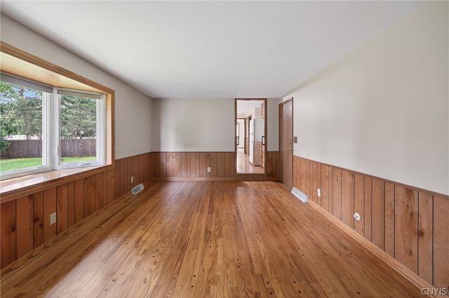 208 Sheatree Lane, Clay, NY 13212
