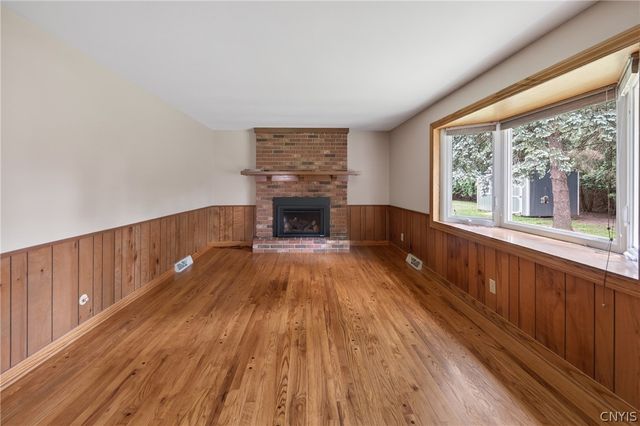 208 Sheatree Lane, Clay, NY 13212