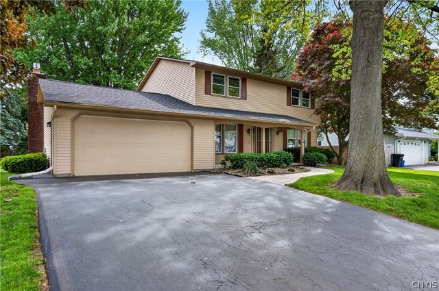208 Sheatree Lane, Clay, NY 13212