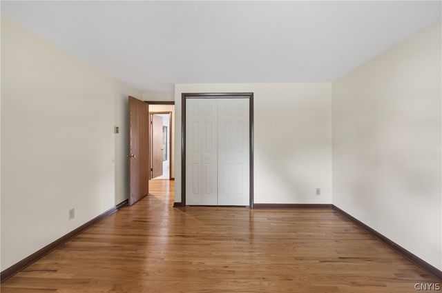 208 Sheatree Lane, Clay, NY 13212