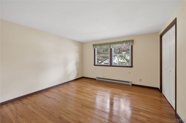 208 Sheatree Lane, Clay, NY 13212