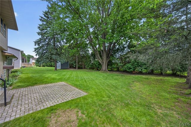 208 Sheatree Lane, Clay, NY 13212