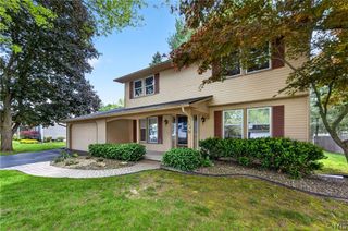 208 Sheatree Lane, Clay, NY 13212
