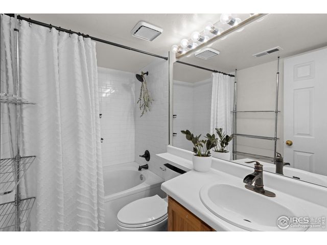 7447 Singing Hills Ct Q-202, Boulder, CO 80301