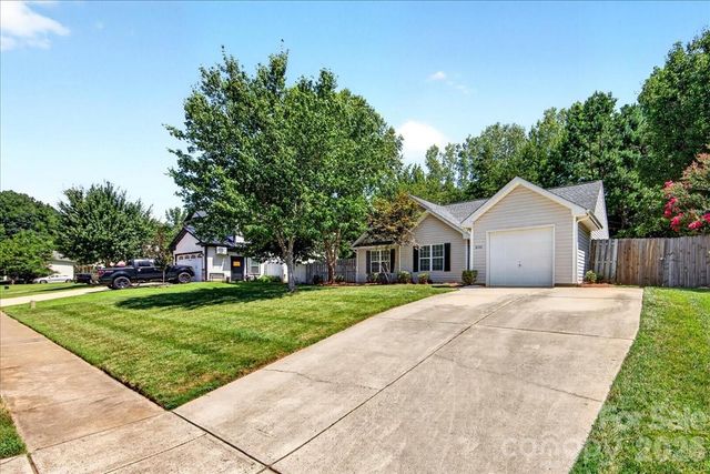8732 Brookstead Meadow Court, Charlotte, NC 28215