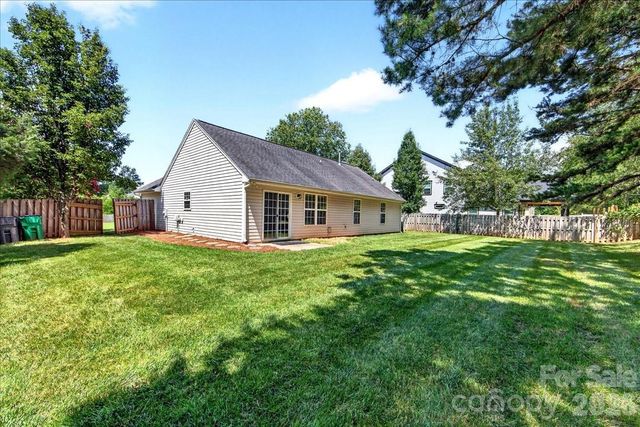 8732 Brookstead Meadow Court, Charlotte, NC 28215
