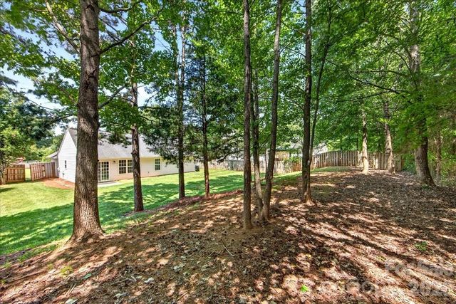 8732 Brookstead Meadow Court, Charlotte, NC 28215