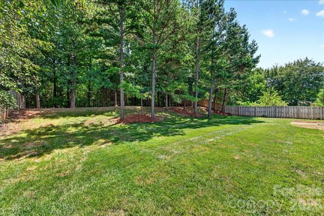 8732 Brookstead Meadow Court, Charlotte, NC 28215