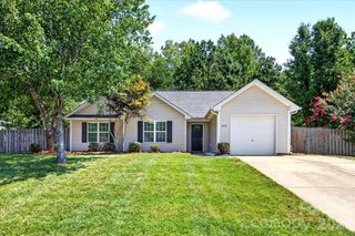 8732 Brookstead Meadow Court, Charlotte, NC 28215