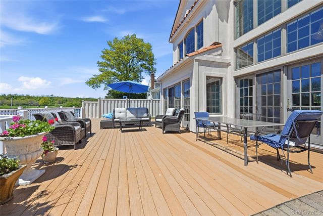 2890 Clubhouse Road, Merrick, NY 11566