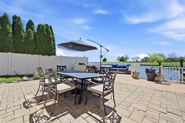 2890 Clubhouse Road, Merrick, NY 11566