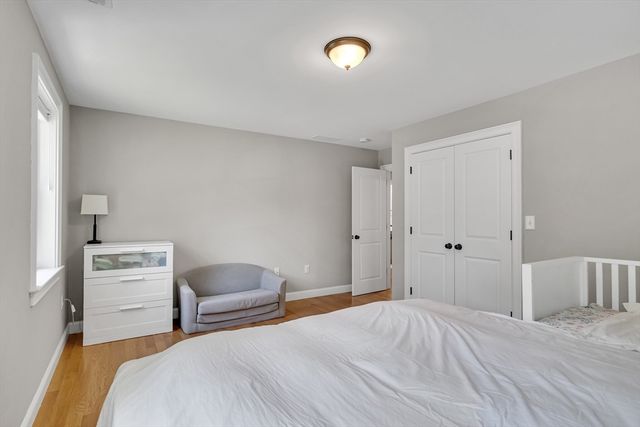 7 Perham St, Bedford, MA 01730