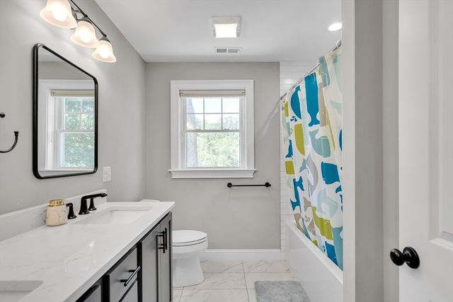 7 Perham St, Bedford, MA 01730