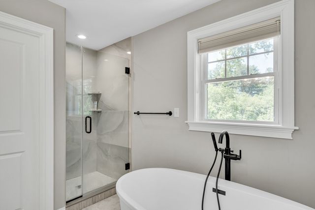 7 Perham St, Bedford, MA 01730