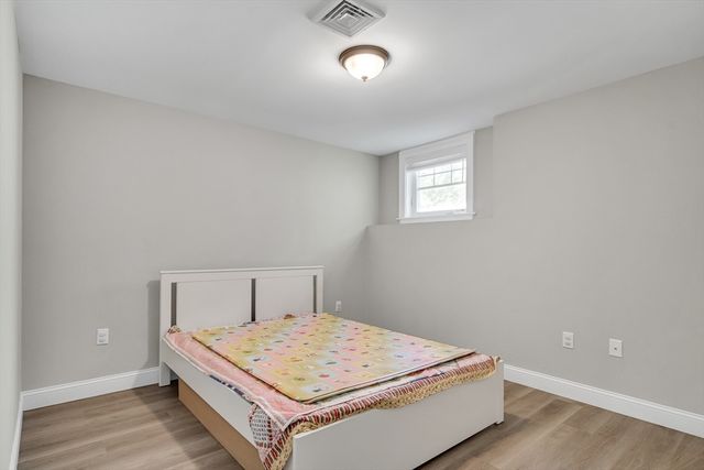 7 Perham St, Bedford, MA 01730