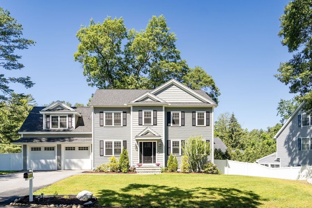 7 Perham St, Bedford, MA 01730