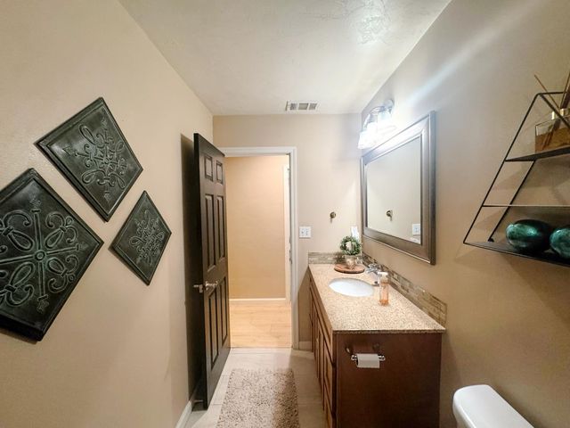 9842 Jackson Rd, Oakdale, CA 95361