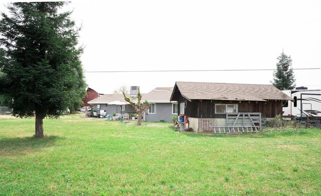 9842 Jackson Rd, Oakdale, CA 95361