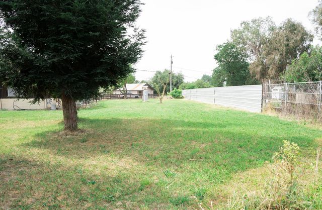 9842 Jackson Rd, Oakdale, CA 95361