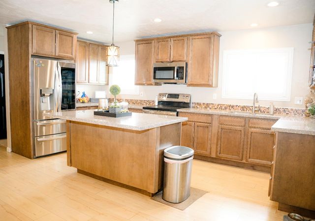 9842 Jackson Rd, Oakdale, CA 95361