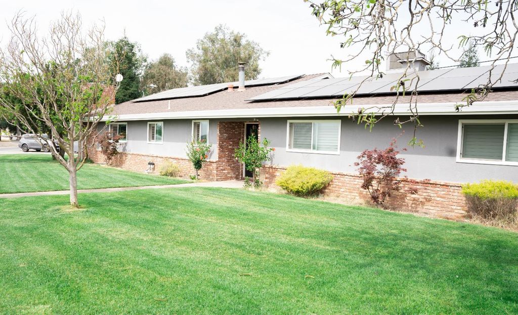 9842 Jackson Rd, Oakdale, CA 95361