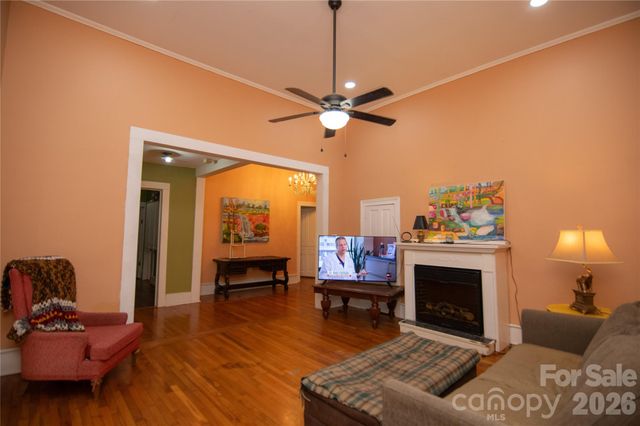 600 W Warren Street, Shelby, NC 28150