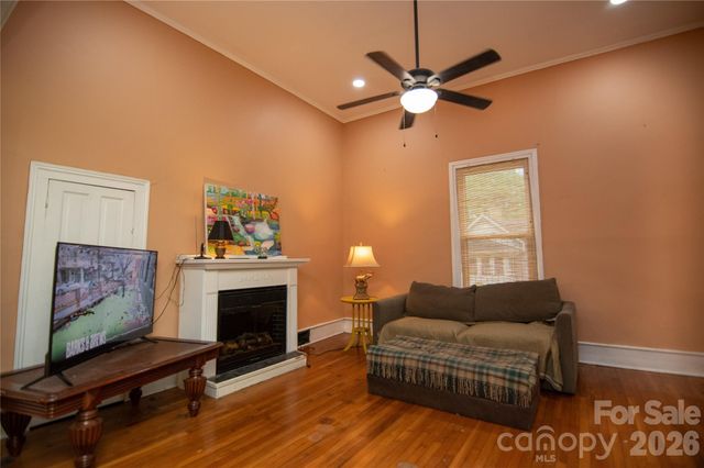 600 W Warren Street, Shelby, NC 28150
