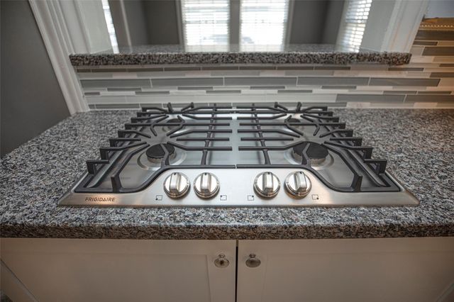 1202 Birdsall Street, Houston, TX 77007