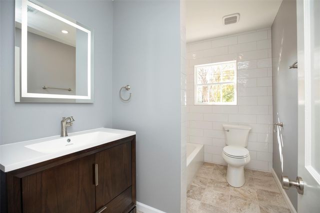 1202 Birdsall Street, Houston, TX 77007