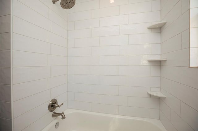 1202 Birdsall Street, Houston, TX 77007