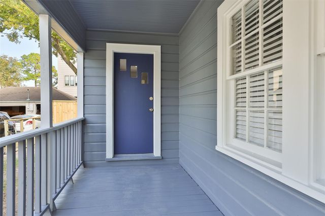 1202 Birdsall Street, Houston, TX 77007