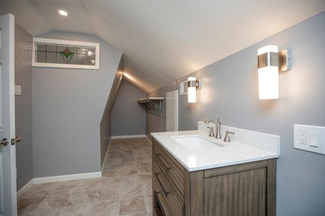 1202 Birdsall Street, Houston, TX 77007