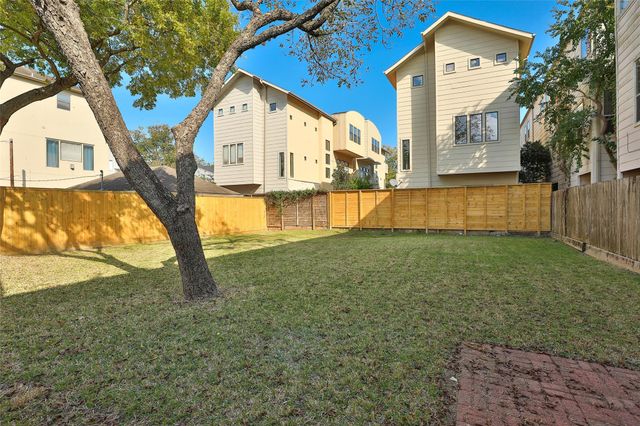 1202 Birdsall Street, Houston, TX 77007